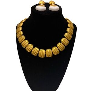 Unsigned Anne Klein Gold Necklace and Earring Set